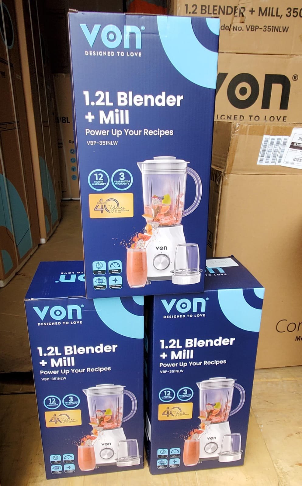 Von 2-in-1 Blender

Make food preparation easier with the Von 2-in-1 Blender, designed for versatile blending and food preparation. Ideal for smoothies, juices, sauces, soups and other everyday kitche