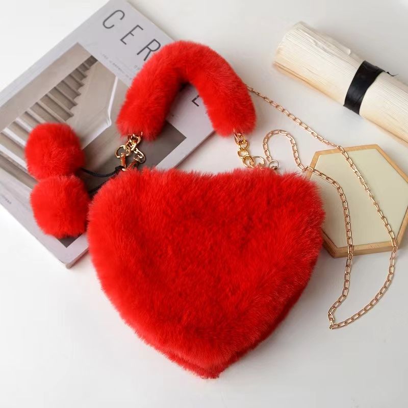 New Plush Love Handbag Crossbody Bag Fashion Peach Heart Chain Bag Single Shoulder Bag Crossbody Bag Heart shaped Bag Gifts to Girlfriends
