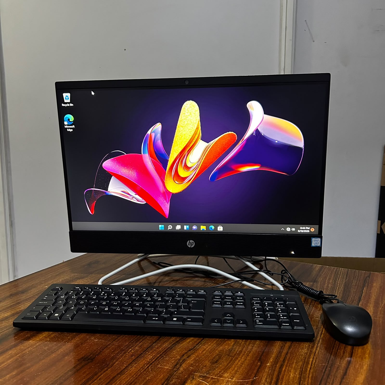 HP 200 G3 All-in-One Core i3 8th Gen | 8GB RAM | 128GB SSD + 500GB HDD – Reliable Performance - Techsavvy Solutions