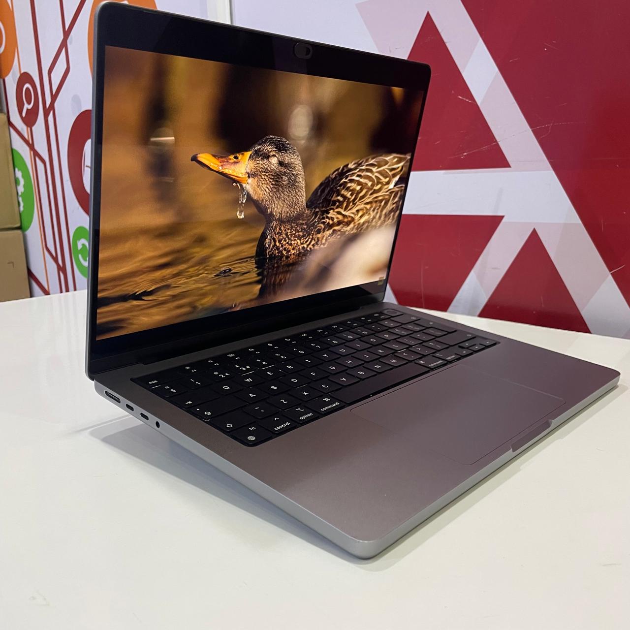 MacBook Pro 14-inch | Apple M5 Chip (10-Core CPU, 10-Core GPU) | 16GB RAM | 1TB SSD | 14.2″ Liquid Retina XDR Display | Space Black | Price in Kenya - Techsavvy Solutions